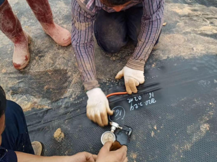 HDPE 土工膜冬季低溫施工注意事項 避免材料脆裂損傷